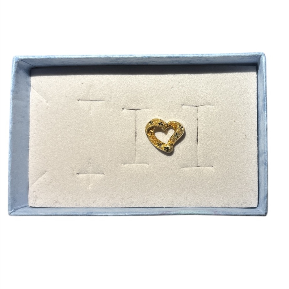 10k gold sand blasted heart shaped diamond cut pendant - Picture 2 of 4